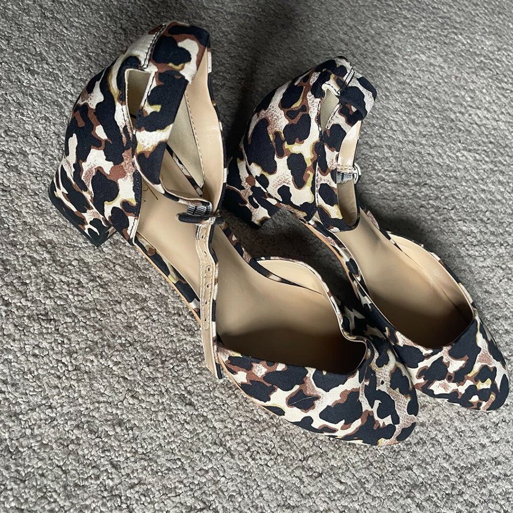 Cabi Kiki Leopard Print Ankle Strap Block Heels Shoes 8.5M
